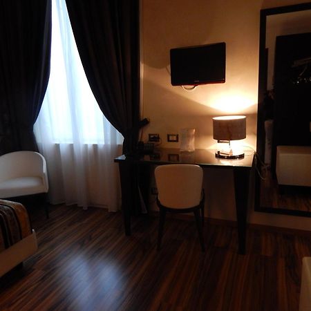 Hotel Nazionale Ferrara Camera foto